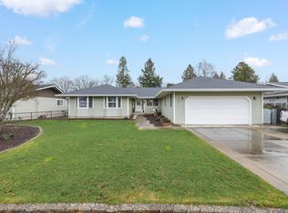 924 S Shasta Ave, Eagle Pt, OR 97524