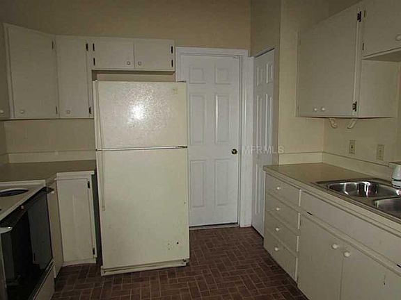 4th image of 2651 Glenview Dr