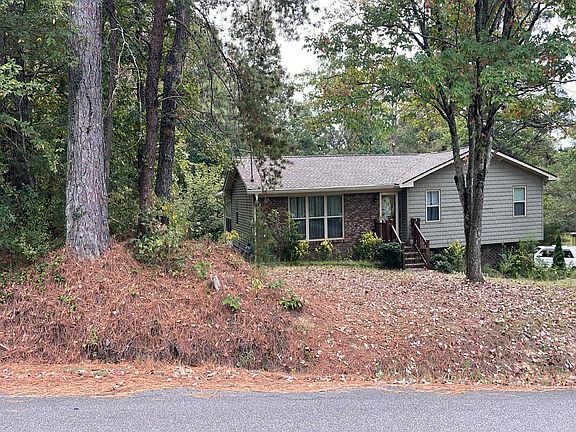 3rd image of 701 Darlene Dr