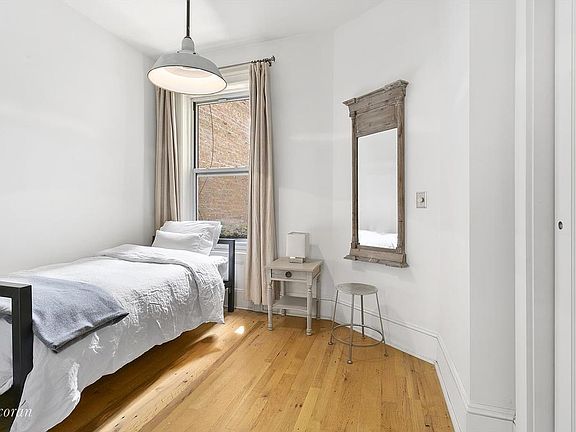 5th image of 210 E 17th St APT 2A