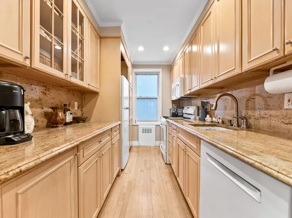 9801 Shore Road image 7 of 19