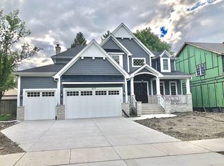 657 S Wright St, Naperville, IL 60540