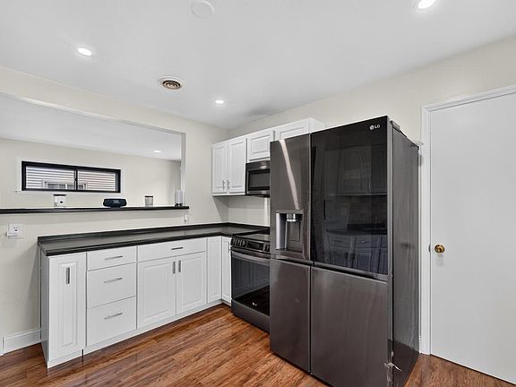 5th image of 4643 S Logan AVENUE