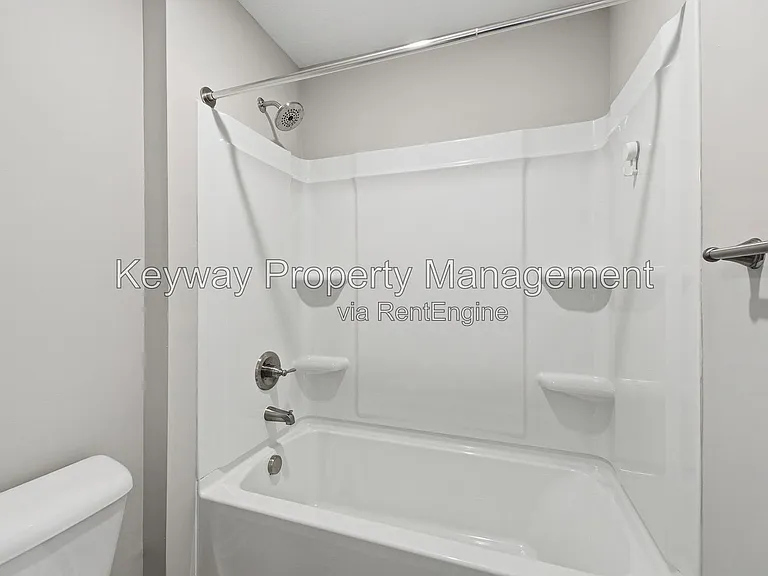 228 Linsmore Ln — Photo 19