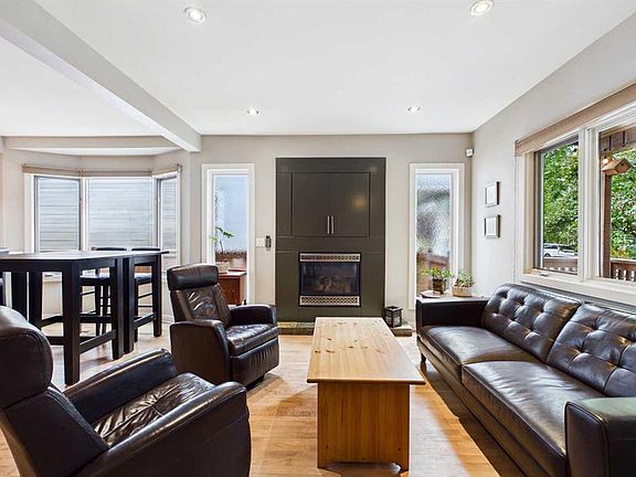 4th image of 224 W 10a St NW