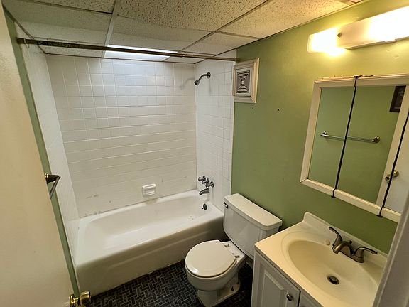 4th image of 2755 Jersey Ave APT B400