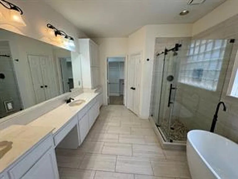 1100 Hunters Creek Dr — Photo 24
