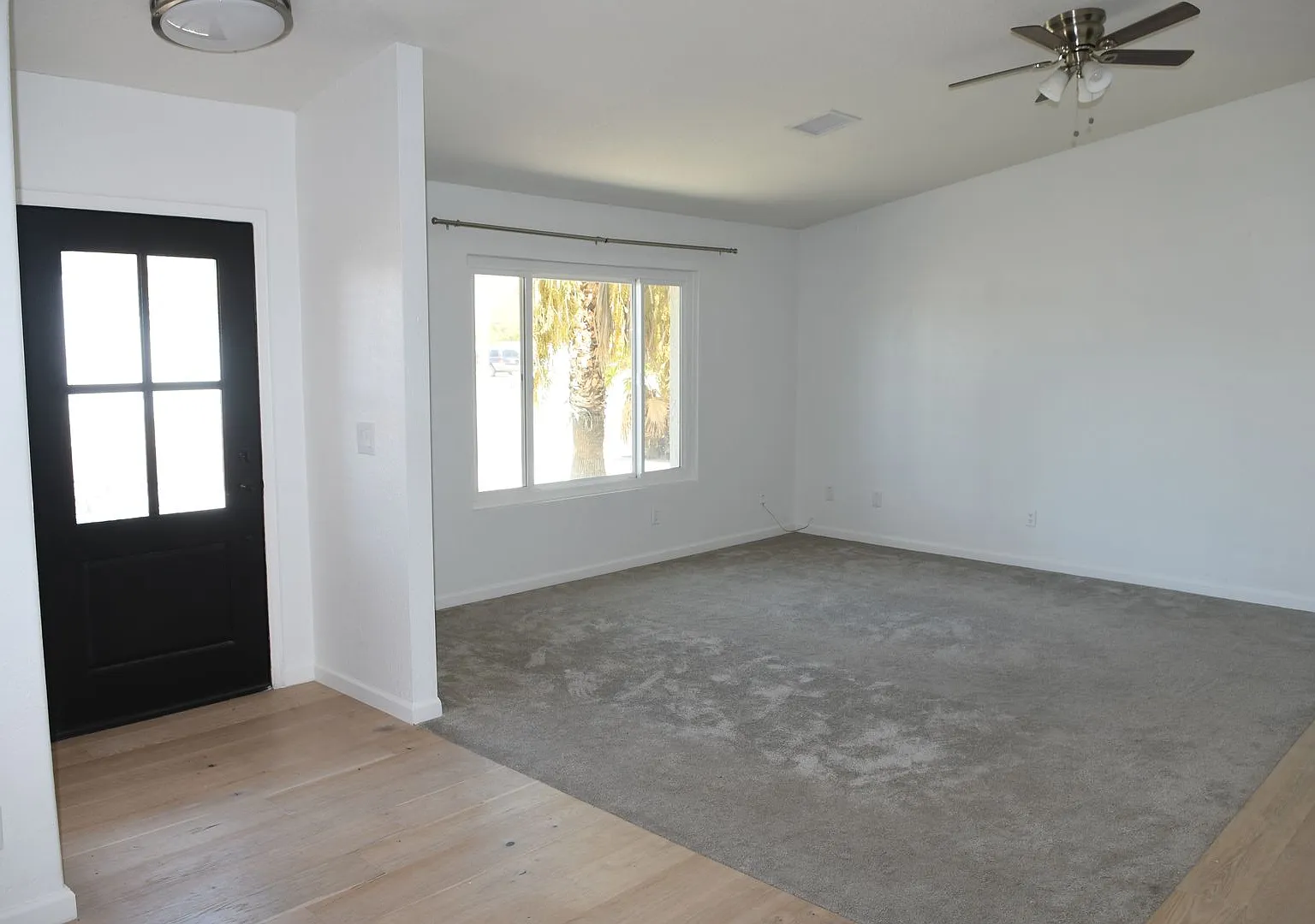 Remodeled 3 Br 2 Ba Duplex Near McDowell and Loop 101 in Scottsdale — Photo 3