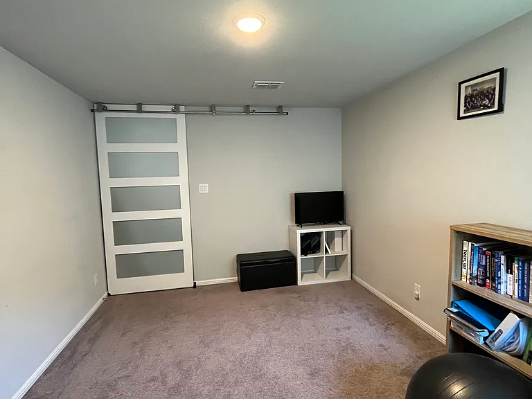 8709 Heliotrope Ln — Photo 33