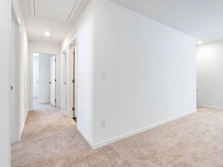 676 Evergreen Rd — Photo 15