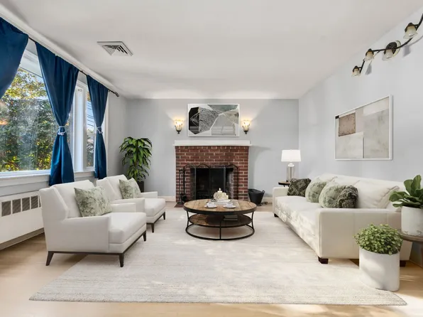 263 River St, Newton, MA 02465