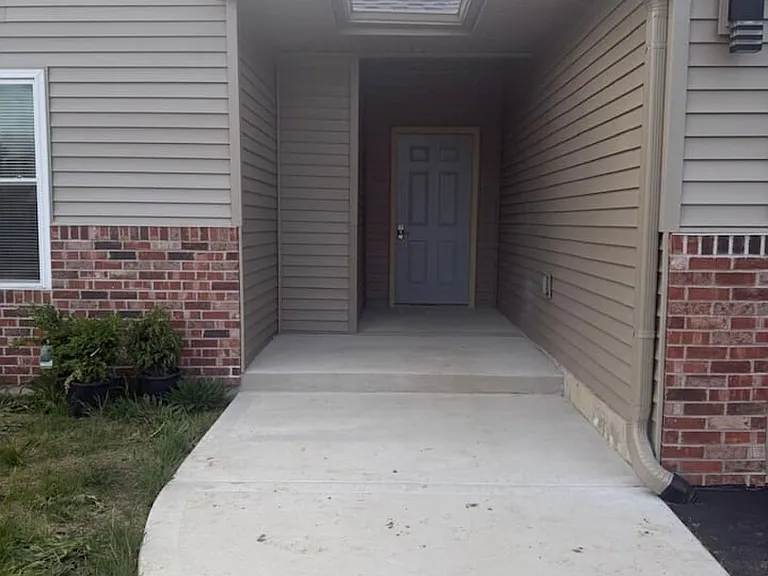 Parks Edge Dr — Photo 8