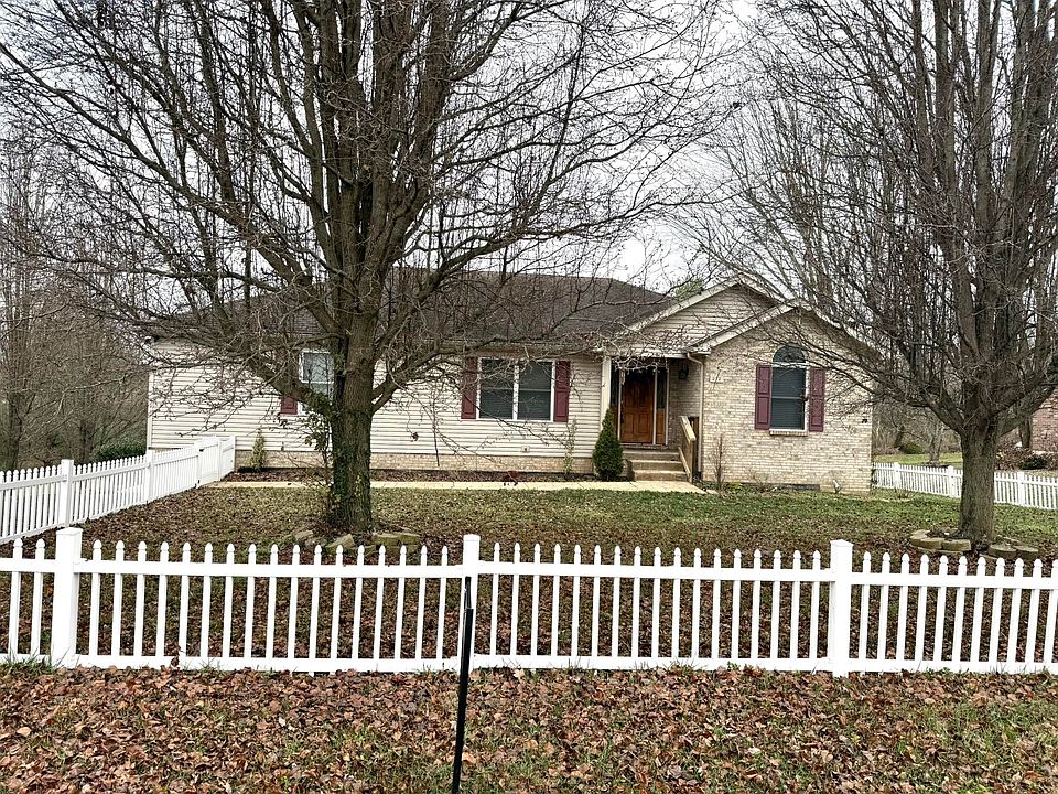 1st image of 212 S Loop Dr