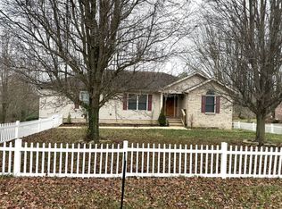 212 S Loop Dr, Stanford, KY 40484