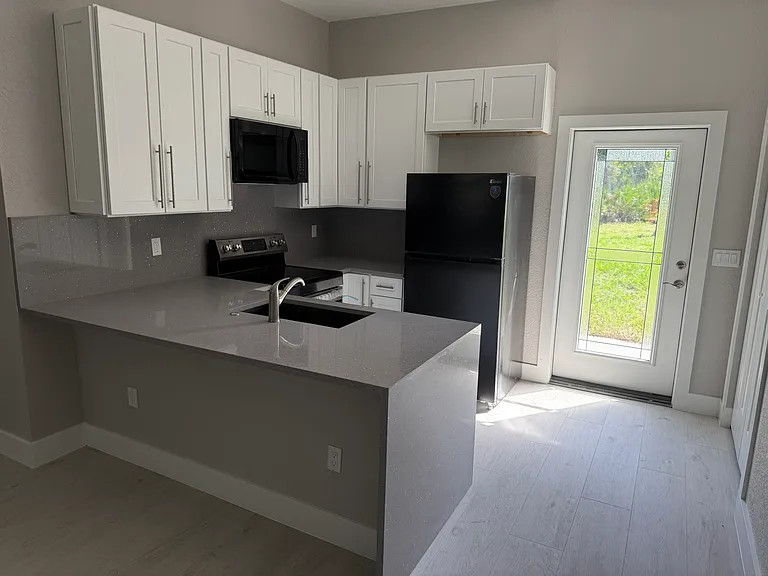 7035 Babcock Rd #C — Photo 7
