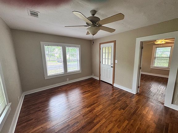 3rd image of 125 Plain St