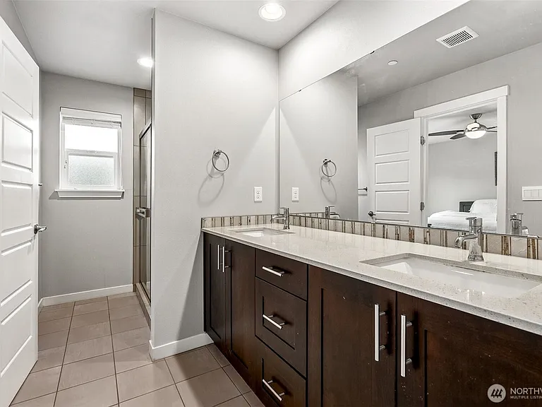 1325 Seattle Hill Rd #L4 — Photo 19