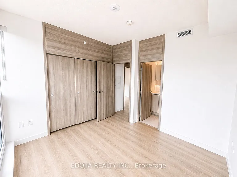 18 Esther Shiner Blvd #1815 — Photo 6