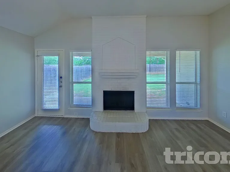 757 Dema Ln — Photo 3