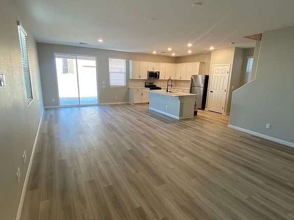 3rd image of 5662 Tinar St
