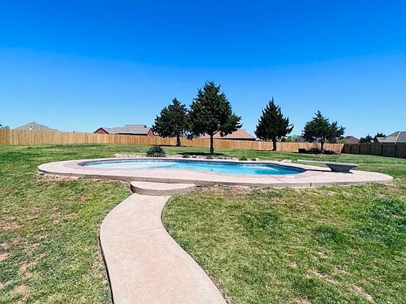 2nd image of 1001 Baybrook Dr