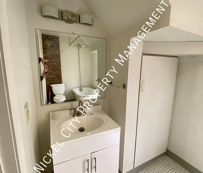 24 Coe Pl #LOWER — Photo 12