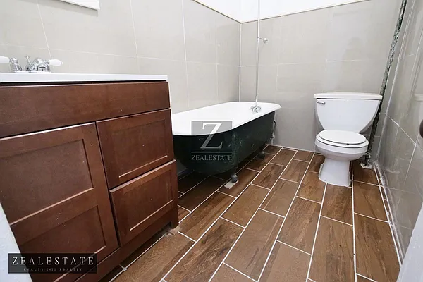 Rented by ZealEstate Group Inc | media 27