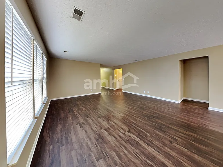 3136 Hidden Creek Dr — Photo 8