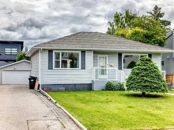 1712 W 28th St SW, Calgary, AB T3C 1L9