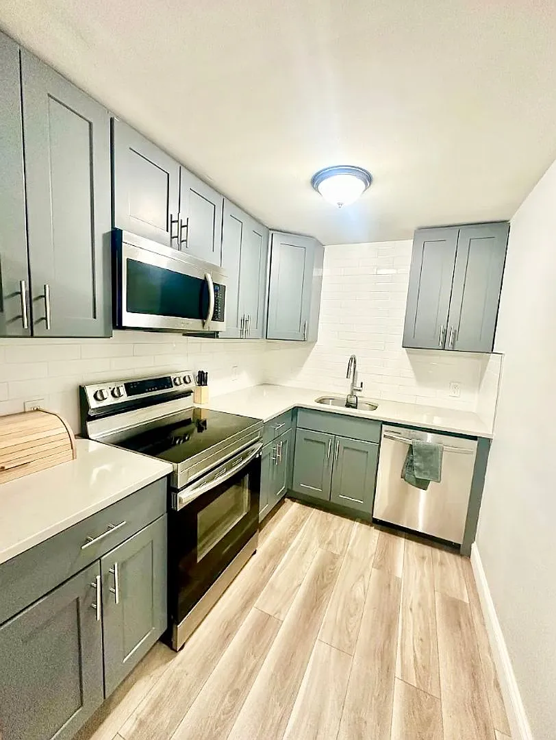 15 Joy Street — Photo 3