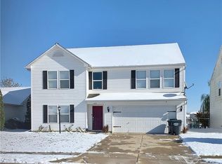 1419 Round Lake Rd, Greenwood, IN 46143