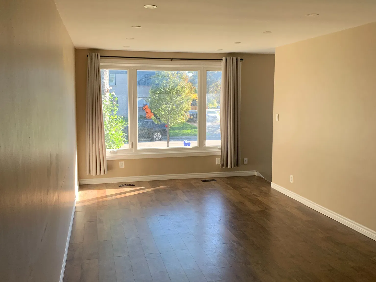 3 bed, $2,400 — Photo 3