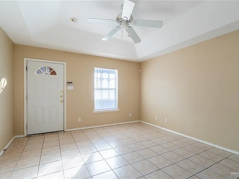 703 N Agate St #C — Photo 5