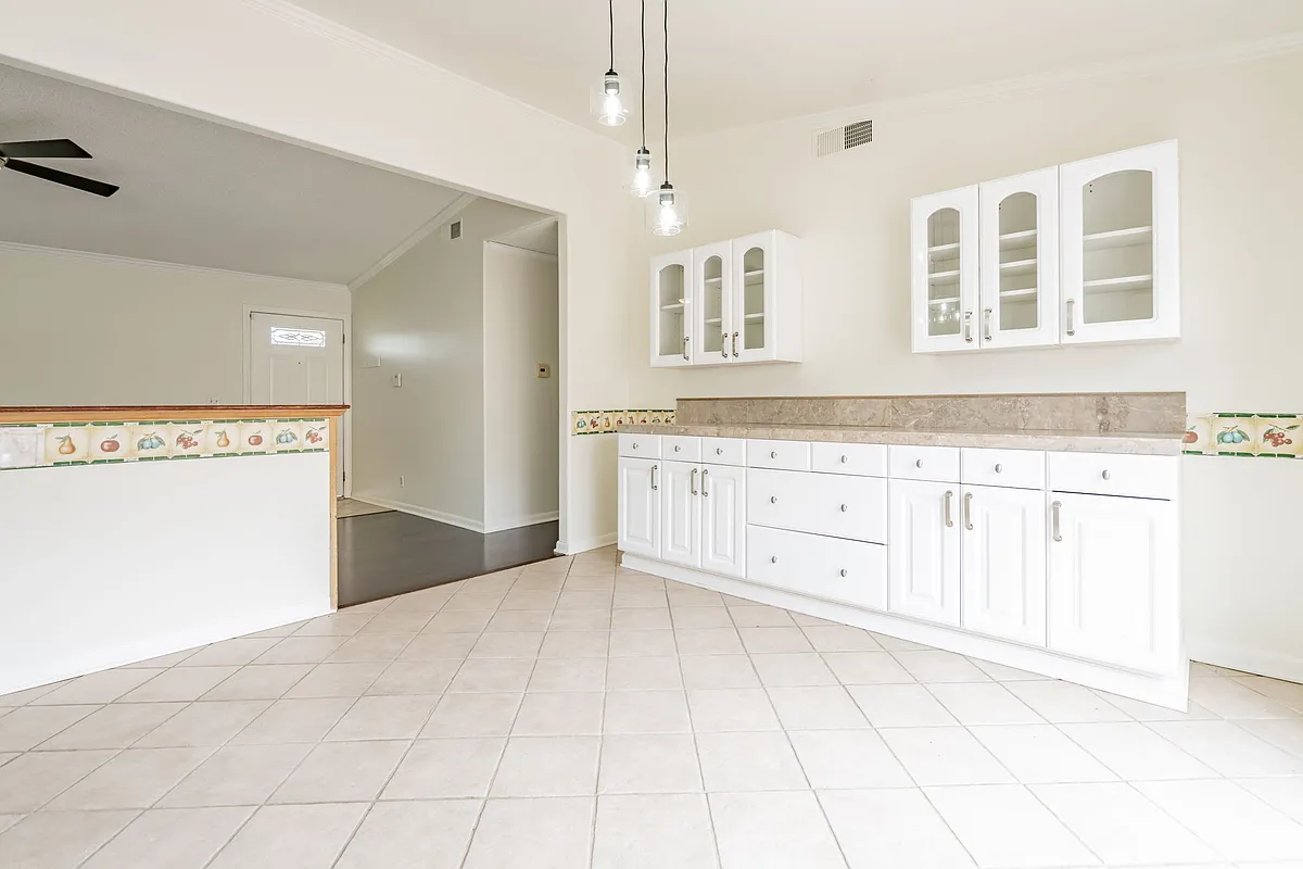 Building Photo - 6894 N Auburn Cir