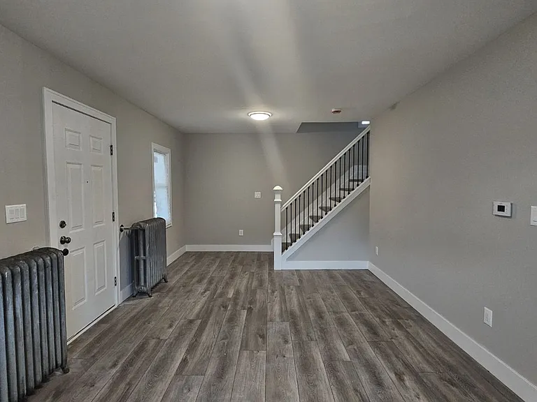 25124 Blair St — Photo 6