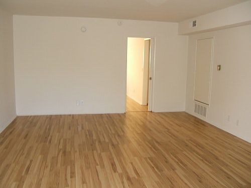 2nd image of 10723 La Grange Ave APT 3