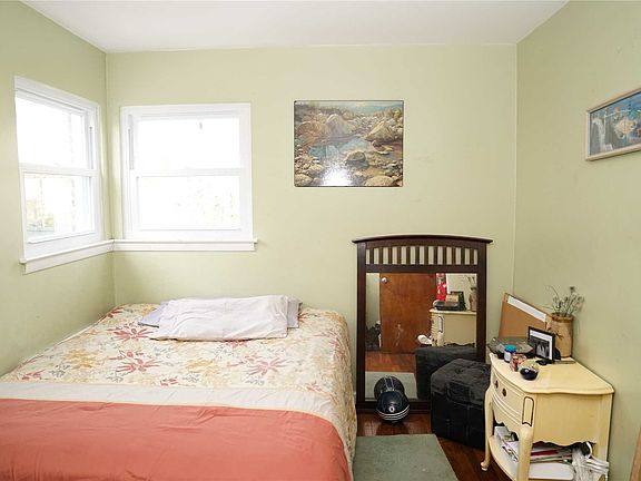 5th image of 916 Niagara St