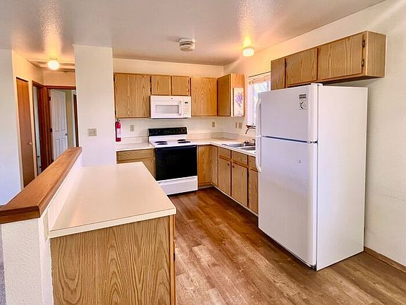 5th image of 914 Canyon Ct