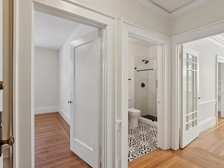 1370 Filbert St #1 — Photo 3