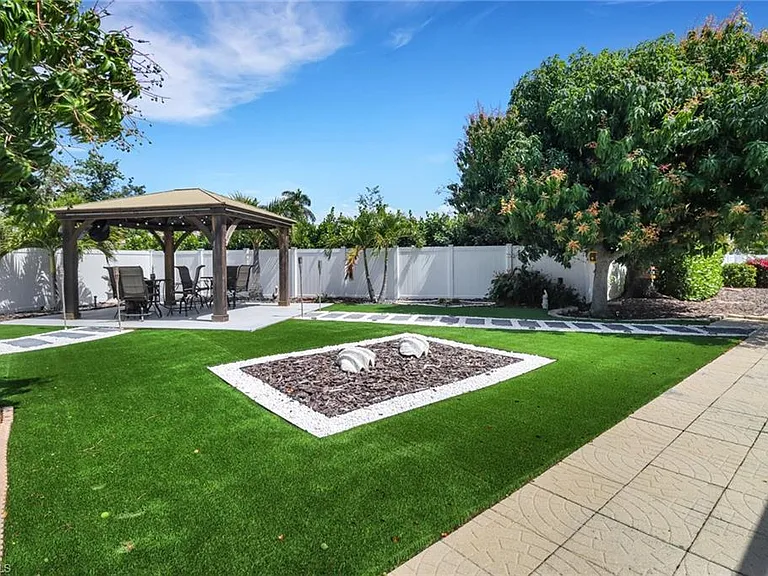 701 N Barfield Dr — Photo 34