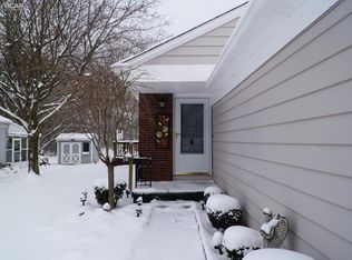 3122 Pinegate Dr, Flushing, MI 48433