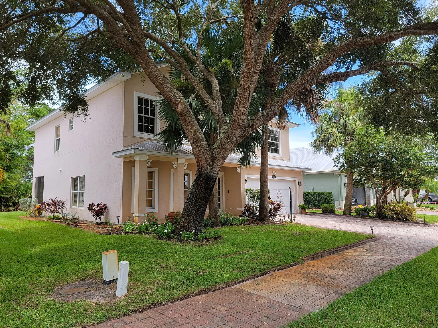 4 bed, 2831 sqft, $3,000 — Photo 2