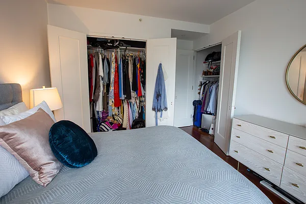 Rented by R New York | media 21