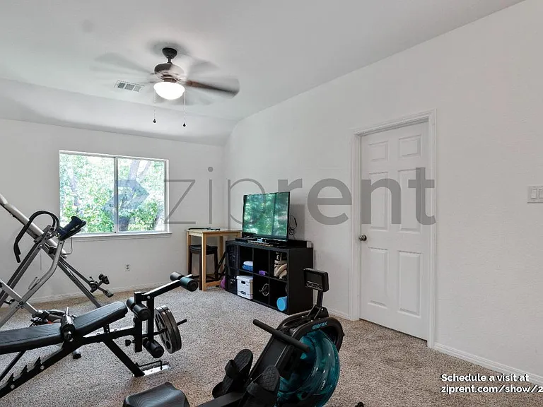 1406 Dapplegrey Ln — Photo 6