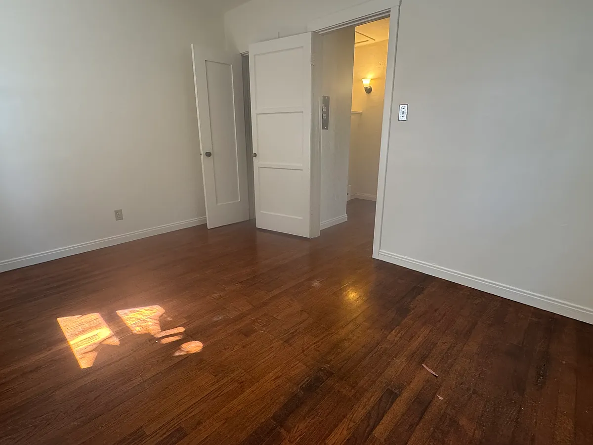 Building Photo - 126 W Ortega St #126