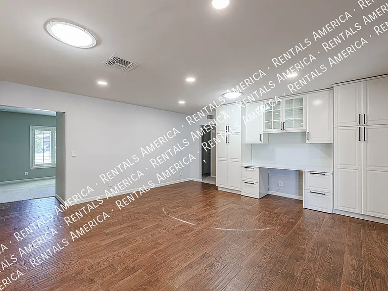 1360 W Esplanade St — Photo 16