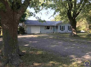 10428 SW 49th St, Topeka, KS 66610