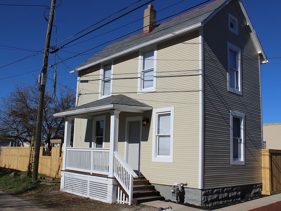 1st image of 182 E Greenwood Ave