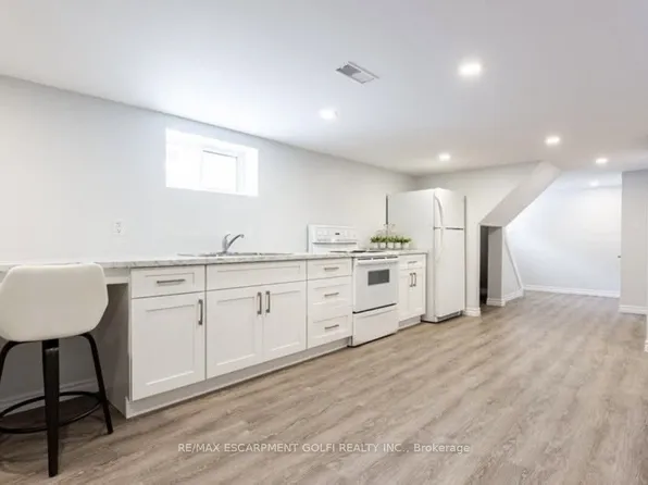 169 Wallace Ave S, Welland, ON L3B 1R4