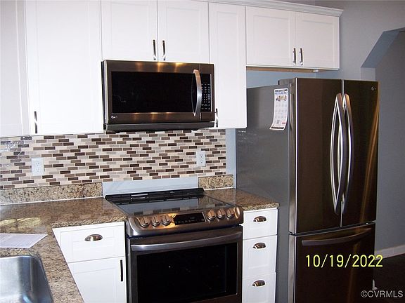 4th image of 2215 Fairmount Ave